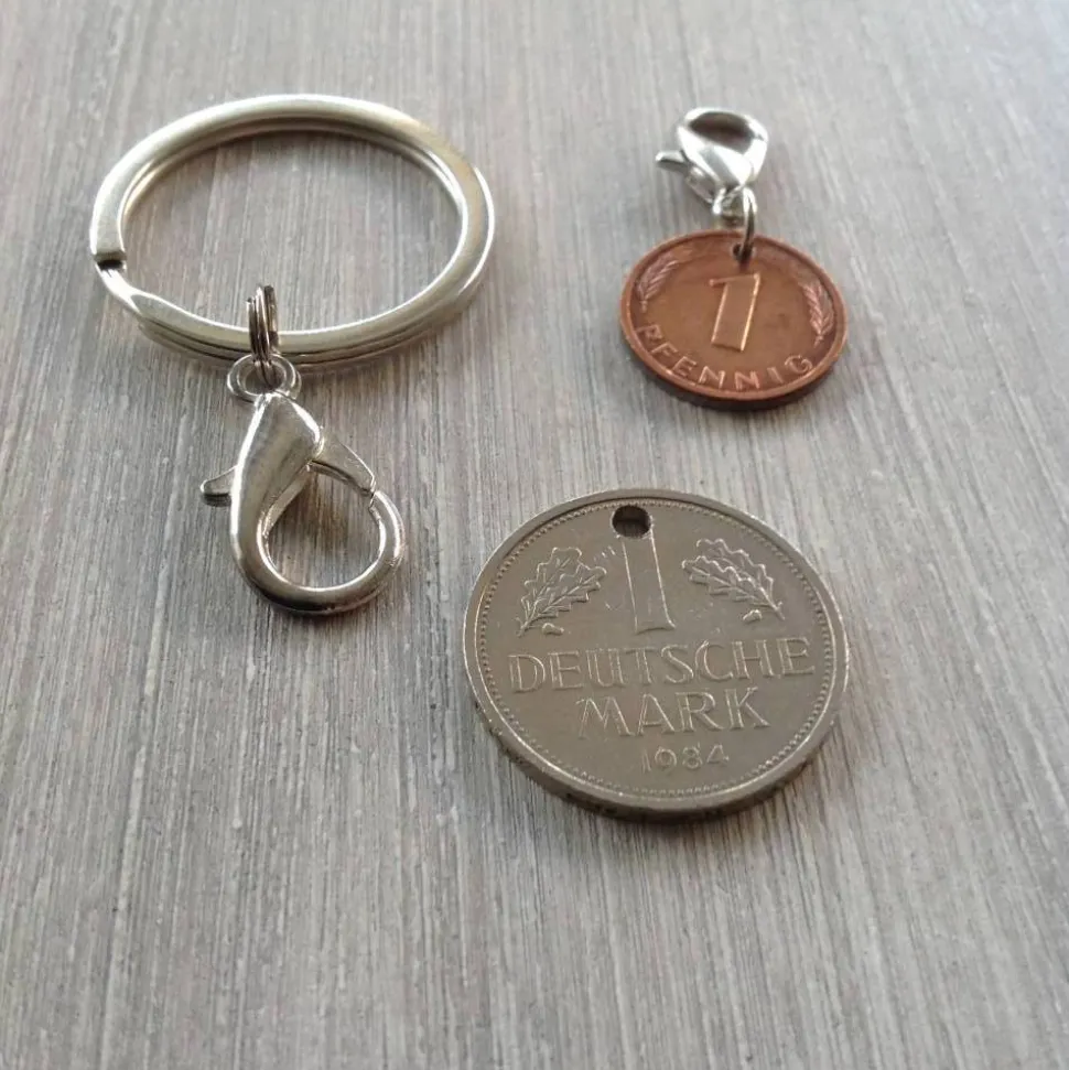 Vintage Geschenkset: 1 D-Mark Einkaufswagenchip & Glückspfenniganhänger am Schlüsselring