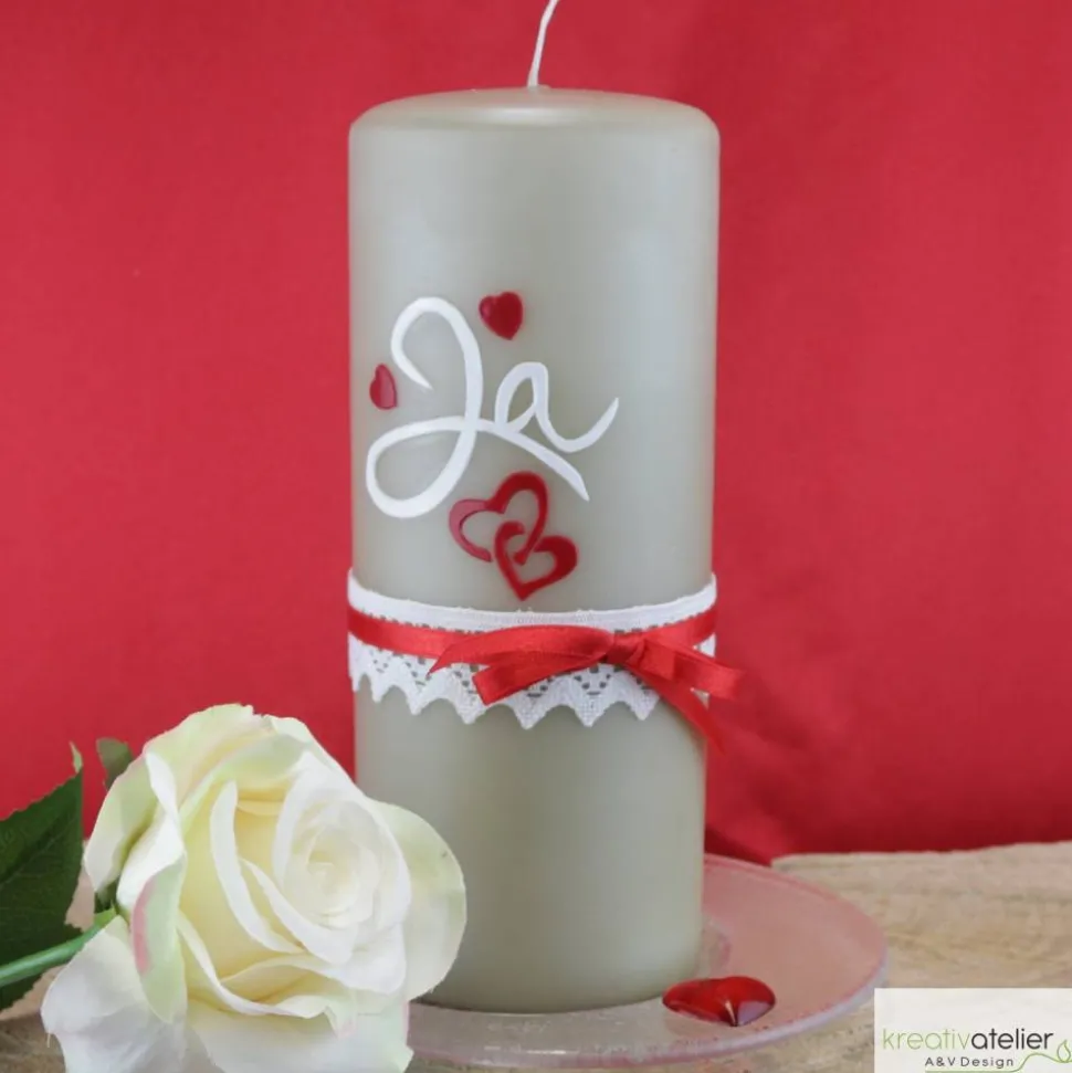 Vintage Hochzeitskerze taupe mit Schriftzug "Ja", Doppelherz und Klöppelspitze, personalisierbar, elegante Hochzeitsdeko