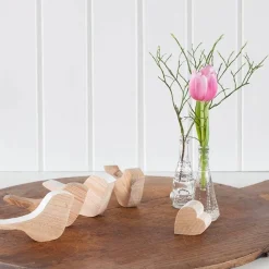 Vogel aus Altholz | Vogel aus Altholz mit weißem Rücken stehend und hängend