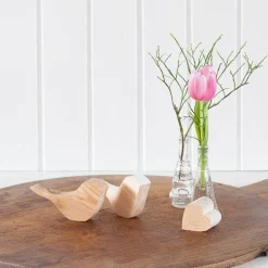 Vogel aus Altholz | Vogel aus Altholz mit weißem Rücken stehend und hängend