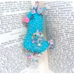 Vogel Ornament türkis rosa beidseitig handbestickt Unikat Osterdeko Shabby Chic Landhausstil