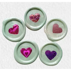 Wachssiegel mit bunten Hologramm Herzen – 50 handgemachte, selbstklebende Siegelaufkleber, Unikat