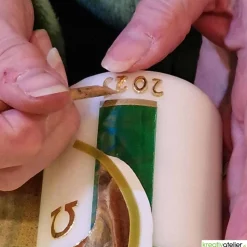 Weg des Glaubens – Christliche Osterkerze mit Kreuz und Alpha & Omega, Licht der Auferstehung, handgemacht