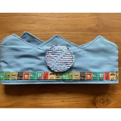 Weiche Geburtstagskrone für Jungs, Pirat, Piratenborde, blau, mit auswechselbaren Zahlen, mit Klett verstellbare Weite