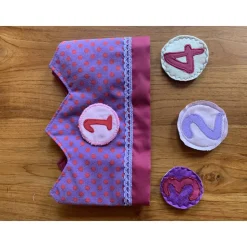 Weiche Geburtstagskrone für Mädchen mit auswechselbaren Zahlen, mit Klett verstellbare Weite Baumwolle