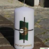 weiße, kleine Trauerkerze/Gedenkkerze mit Kreuz und Echtwachsbeschriftung "unvergessen", Kerze zum Gedenken