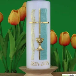 Weiße Konfirmationskerze mit Kelch und Kreuz – Gold verziert, personalisierbar