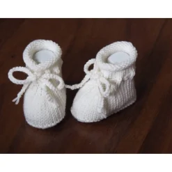 weiße Taufschuhe 0-3 Monate gestrickte Babyschuhe aus Wolle