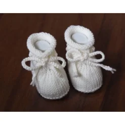 weiße Taufschuhe 0-3 Monate gestrickte Babyschuhe aus Wolle
