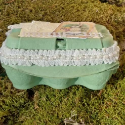 Weißer Hase romantische Eierkarton Osterverpackung