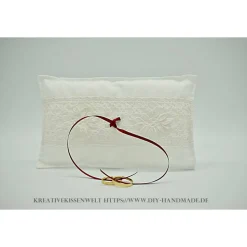 Weißes Ringkissen mit handgehäkelter Baumwollspitze, Unikat, 20x12 cm für Deine Hochzeit