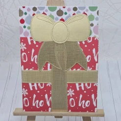 Weihnachtliche A6-Grußkarte mit Gutscheinfach – Handgefertigte Geschenk-Karte mit goldfarbener Schleife & Umschlag