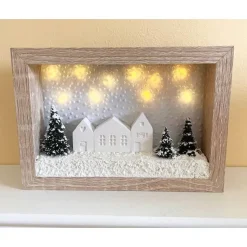 Weihnachtlicher Bilderrahmen mit beleuchtetem, verschneitem Dorf – winterliche Deko zum Hängen oder Stellen