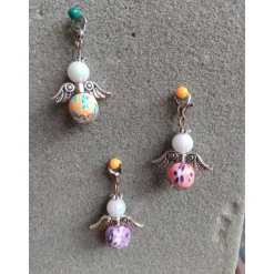 Weihnachtlicher Holzstern Anhänger mit Perlenengel – Unikate Deko für Baum & Fenster