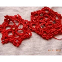 Weihnachts Deko Set,11 handgehäkelte kleine Anhänger in Deckchenform ,Fensterschmuck,Christbaumschmuck,