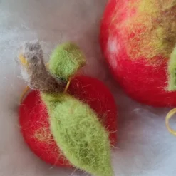Weihnachtsapfel handgefilzt, 4er Set