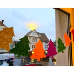 Weihnachtsbaum aus Filz mit funkelnden Steine doppelseidig verziert