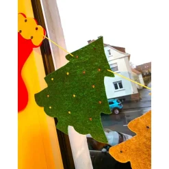 Weihnachtsbaum aus Filz mit funkelnden Steine doppelseidig verziert