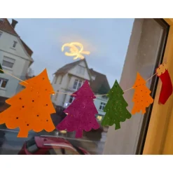 Weihnachtsbaum aus Filz mit funkelnden Steine doppelseidig verziert