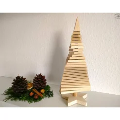 Weihnachtsbaum aus Holz, gefächert