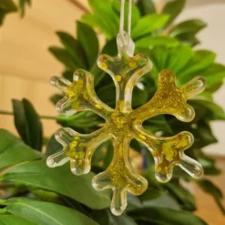 Weihnachtsbaumanhänger in Eiskristall Optik