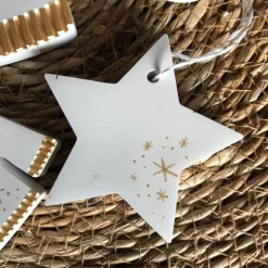 Weihnachtsbaumschmuck, Geschenkanhänger aus Beton, Set mit 6 st, weiß mit gold handbemalt