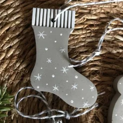 Weihnachtsbaumschmuck, Geschenkanhänger aus Beton, Set mit 6 st, grau mit weiß handbemalt