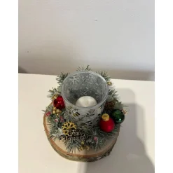 Weihnachtsdeko auf Baumscheibe mit Hirsch Teelichtglas