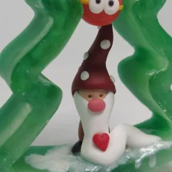 Weihnachtsdeko grün und rot Tanne mit Wichtel- aus epoxidharz und Polymer Clay