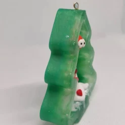 Weihnachtsdeko grün und rot Tanne mit Wichtel- aus epoxidharz und Polymer Clay