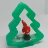 Weihnachtsdeko grün und rot Tanne mit Wichtel- aus epoxidharz und Polymer Clay