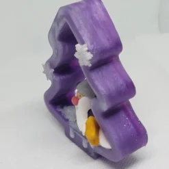 Weihnachtsdeko lila und silber Tanne mit Wichtel- aus epoxidharz und Polymer Clay