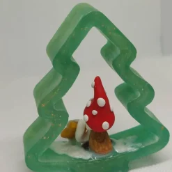 Weihnachtsdeko mintgrün und rot Tanne mit Wichtel- aus epoxidharz und Polymer Clay