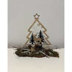 Weihnachtsdeko Weihnachtsgesteck mit einem Hirsch