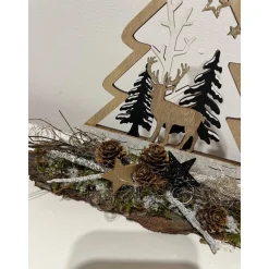 Weihnachtsdeko Weihnachtsgesteck mit einem Hirsch