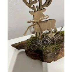 Weihnachtsdeko Weihnachtsgesteck mit einem Hirsch