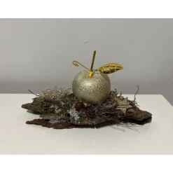 Weihnachtsdeko Weihnachtsgesteck mit einem Apfel