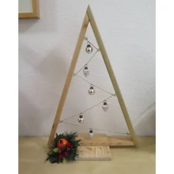 Weihnachtsdekoration Holzbaum - natur - mit Kugeln in silber