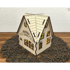 Weihnachtshaus aus Holz (Bastelset)