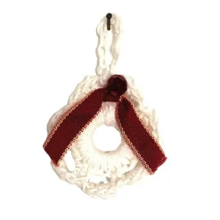 Weihnachts-Häkelkränzchen Baumschmuck Geschenkeanhänger weiß mit rotem Band und Perle handgemacht von Hobbyhaus