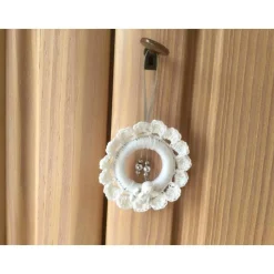 Weihnachts-Häkelkränzchen in weiß-silber mit Engelchen handgemacht von Hobbyhaus