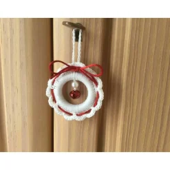 Weihnachts-Häkelkränzchen in weiß-rot handgehäkelt von Hobbyhaus