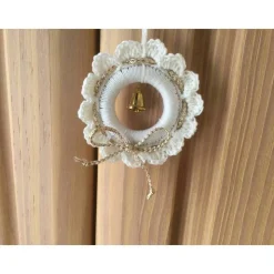 Weihnachts-Häkelkränzchen in weiß-gold handgehäkelt von Hobbyhaus