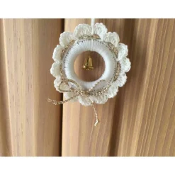 Weihnachts-Häkelkränzchen in weiß-gold handgehäkelt von Hobbyhaus