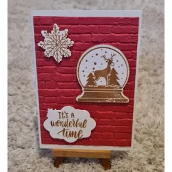 Weihnachtskarte mit Maueroptik , Eiskristall , Weihnachtsspruch , Schneekugel