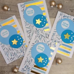 Weihnachtskarten mit goldfarbenen Holzstern • Blau & Winterdesign