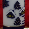 Weihnachtskerze personalisierbar – weiße Kerze mit Weihnachtsdorf, ideal als Weihnachtsgeschenk oder Adventsdeko