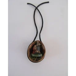 Weihnachtskrippe - Krippe in Walnuss mit Moos - bunt