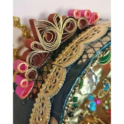 Weihnachtskrippe, handgemachte Weihnachtsdeko Heilige Familie, Weihnachtskunst in einer Spanschachtel