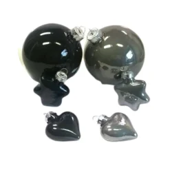 Weihnachtskugel mit Namen aus Glas in verschiedenen Farben und Formen Christbaumkugel